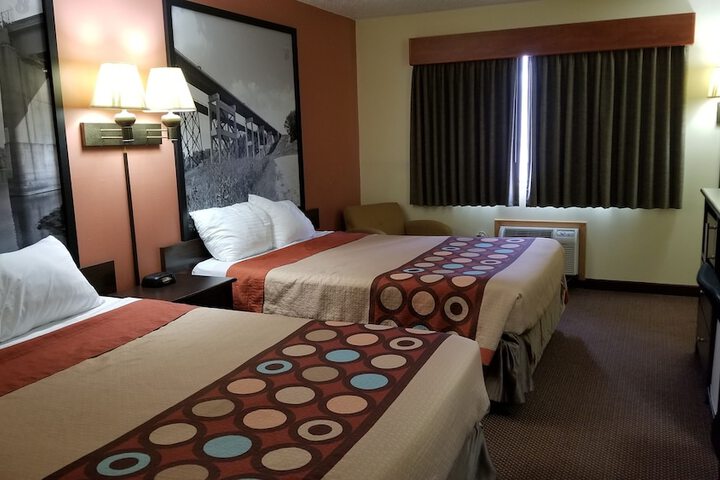 Room 8 of 20