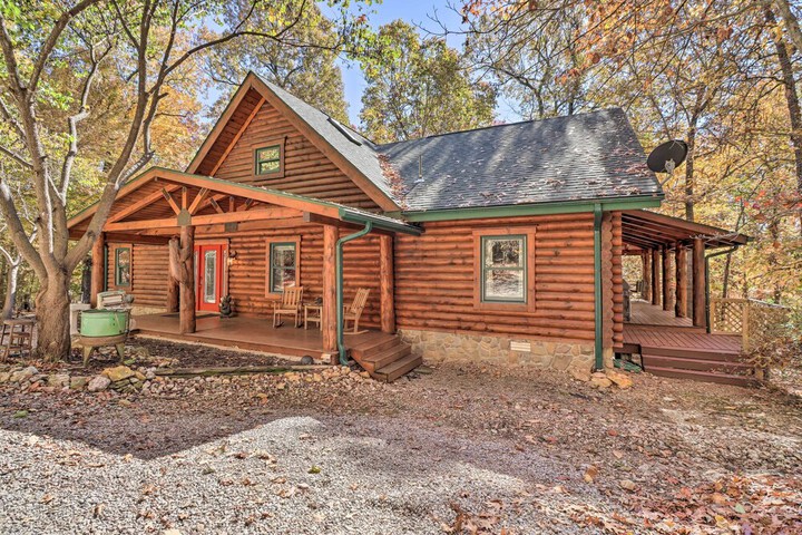 serenity Woods Cabin w / Hot Tub & Fire Pit