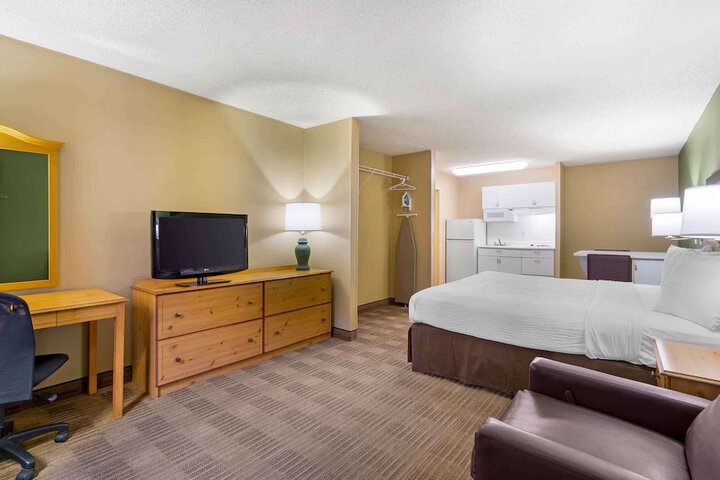 Room 32 of 37