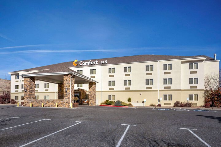 Hotel 3 of 61