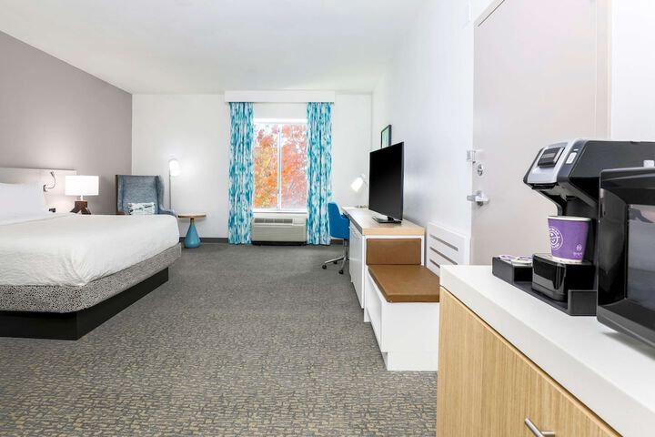 Room 10 of 26