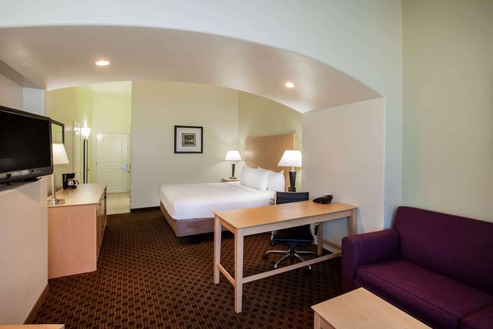 Room 22 of 28