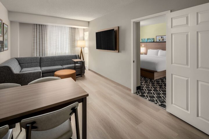Room 32 of 67