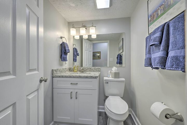 Charming Southern Pines Abode - Walk to Dtwn!