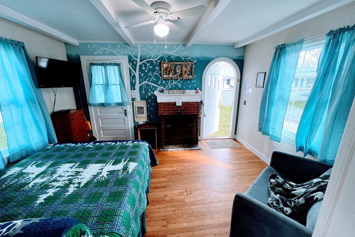 Room 18 of 177