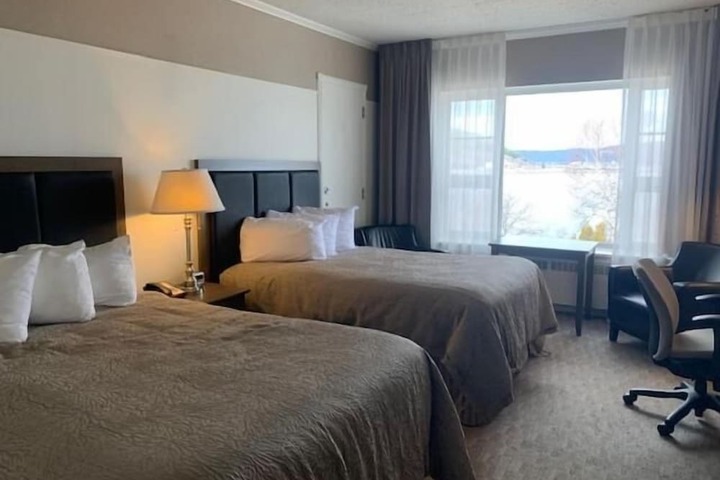 Room 17 of 38