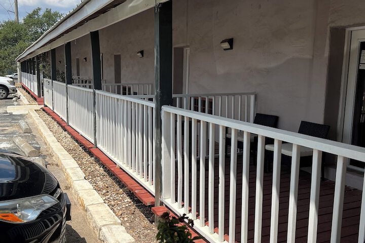 Outpost Motel