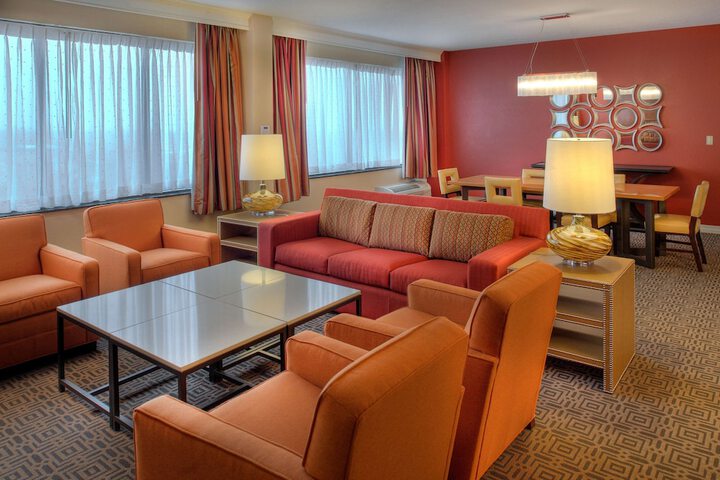 DoubleTree by Hilton Hotel St. Louis - Chesterfield