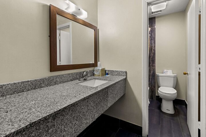 Room 16 of 31