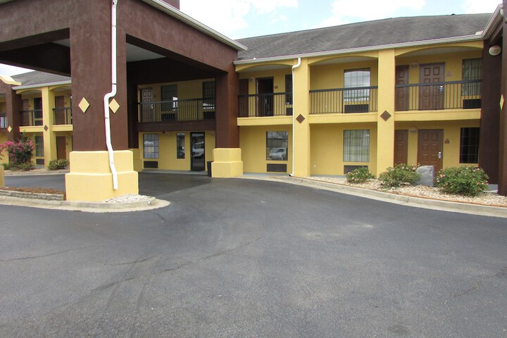 Hotel 6 of 37