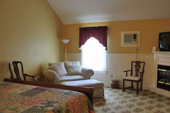 Room 25 of 46
