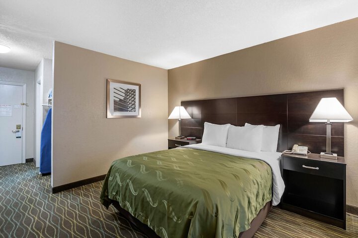Room 32 of 45