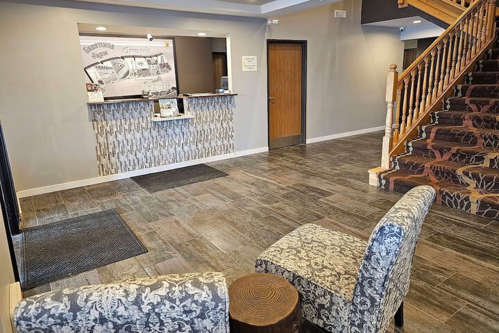 Super 8 by Wyndham Cloverdale IN