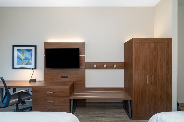 Room 16 of 44