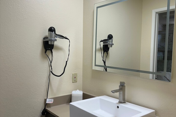 Room 9 of 29