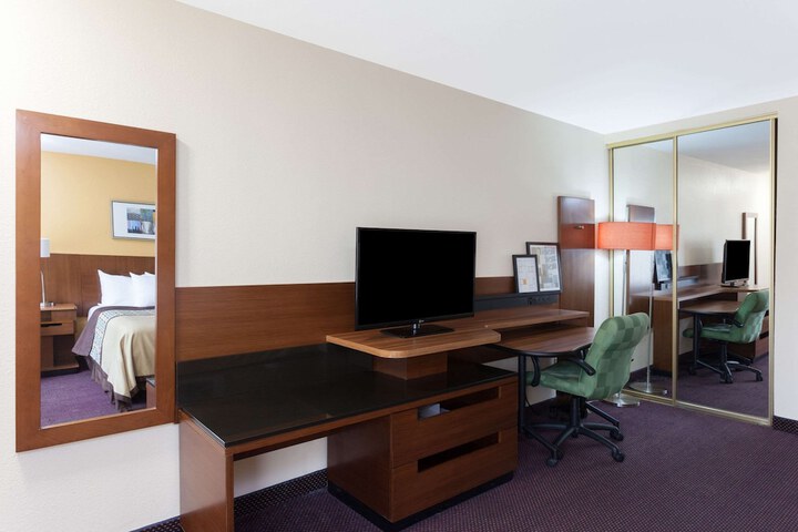 Room 14 of 17