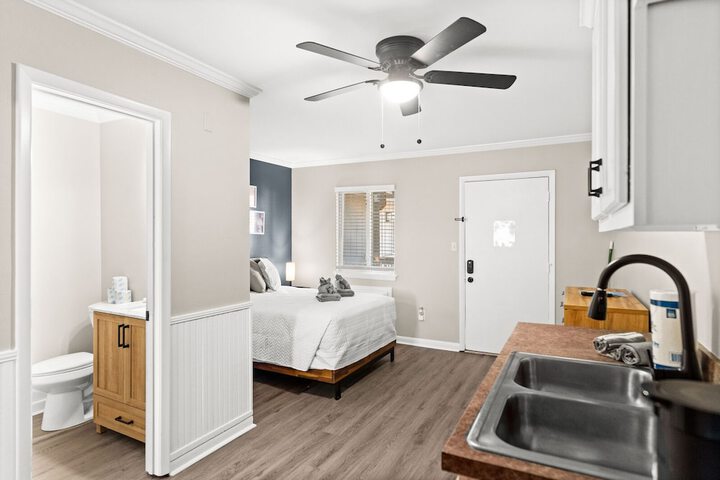 Room 85 of 164