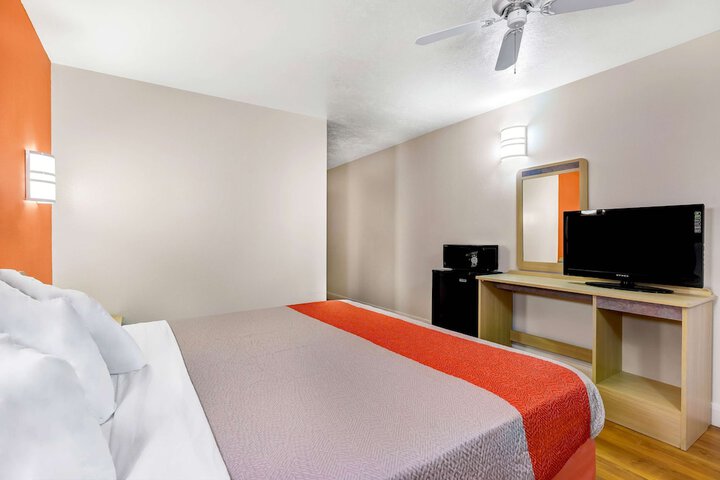 Room 19 of 51