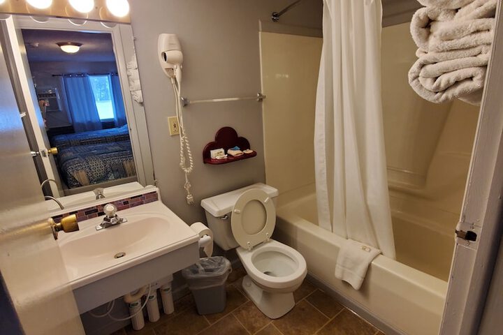Room 36 of 115