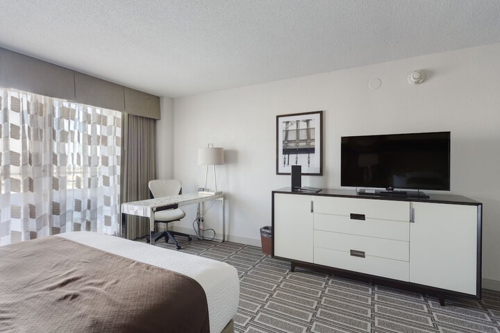 Room 35 of 74