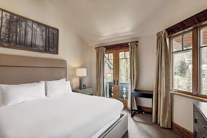 Room 322 of 450