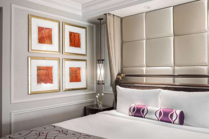 Room 42 of 114