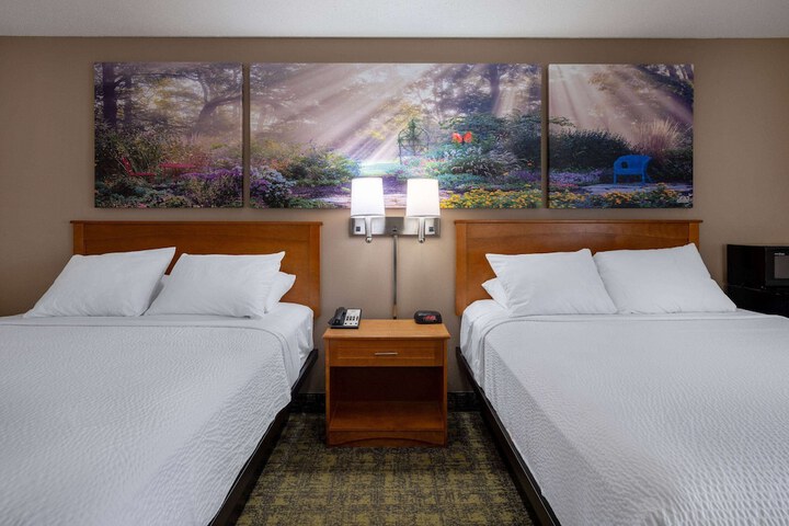 Room 12 of 36