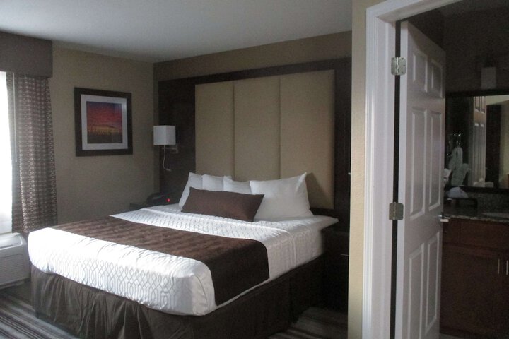 Room 11 of 40