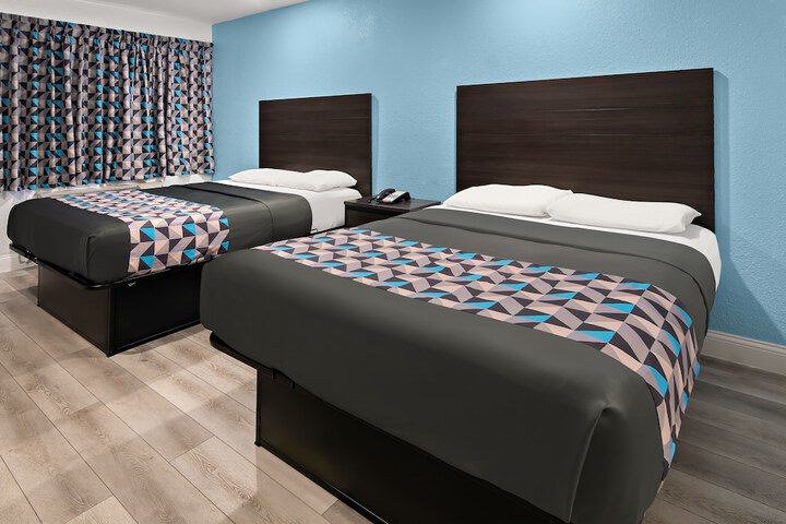 Room 15 of 24