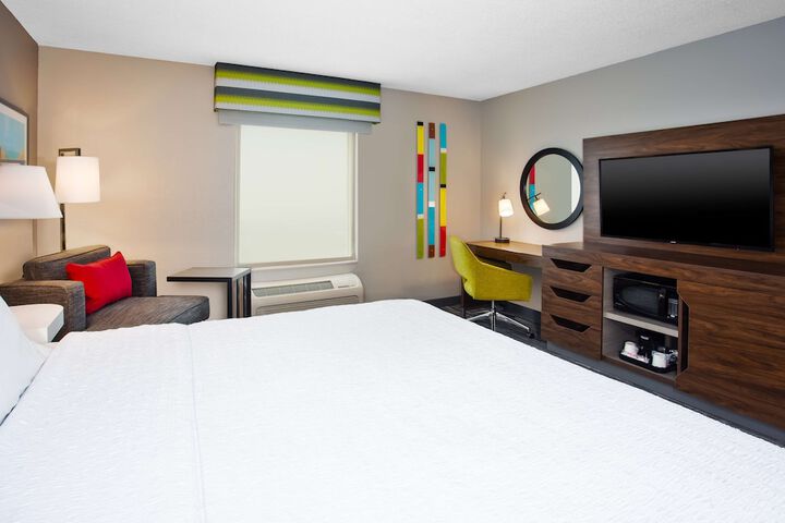 Room 16 of 46