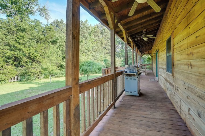 Pet-friendly Jefferson Home Near Lake O the Pines