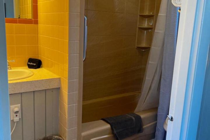 Claddagh Motel & Suites