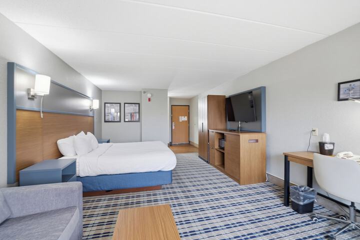 AmericInn by Wyndham White Bear Lake St. Paul