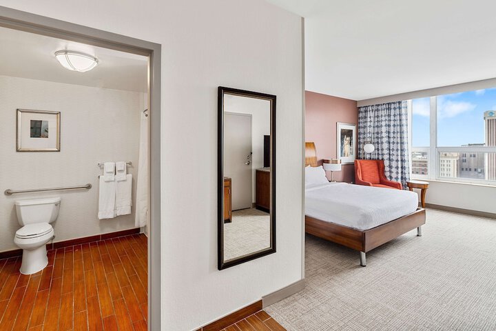 Room 21 of 94