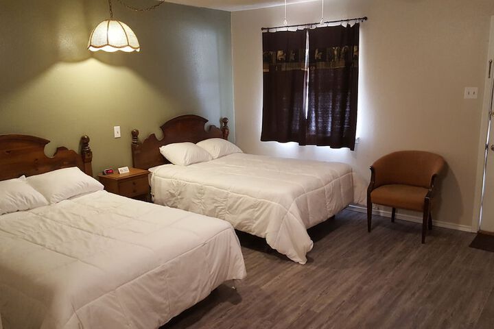 Room 4 of 12
