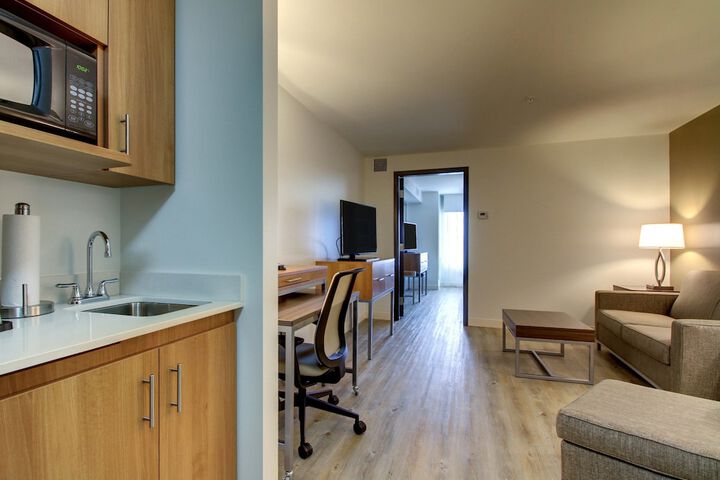 Holiday Inn & Suites Peoria at Grand Prairie by IHG