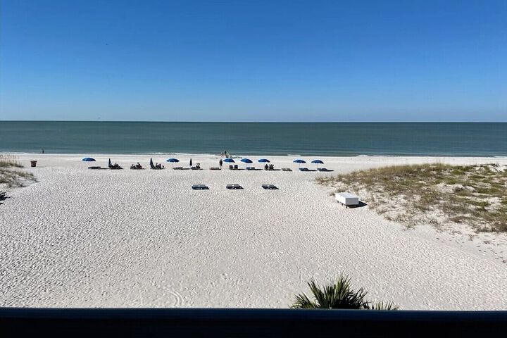 Barefoot Beach Club