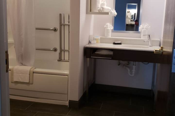 Room 145 of 169