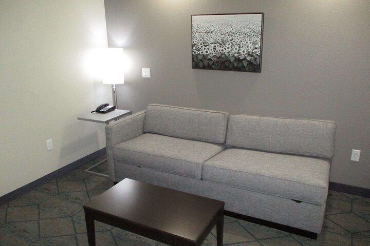 Room 10 of 28