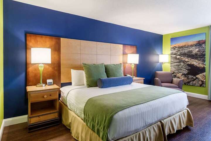 Room 33 of 61