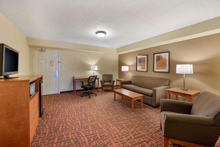 Room 8 of 27