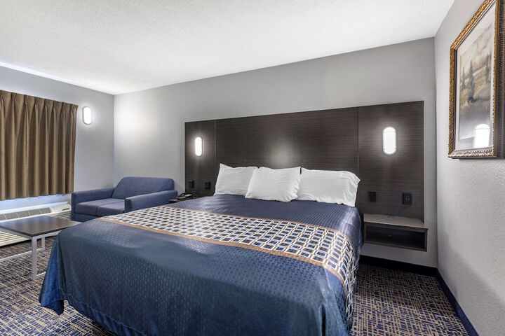 Room 25 of 33