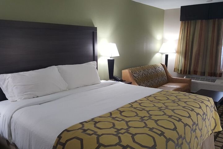 Baymont by Wyndham Clarksville