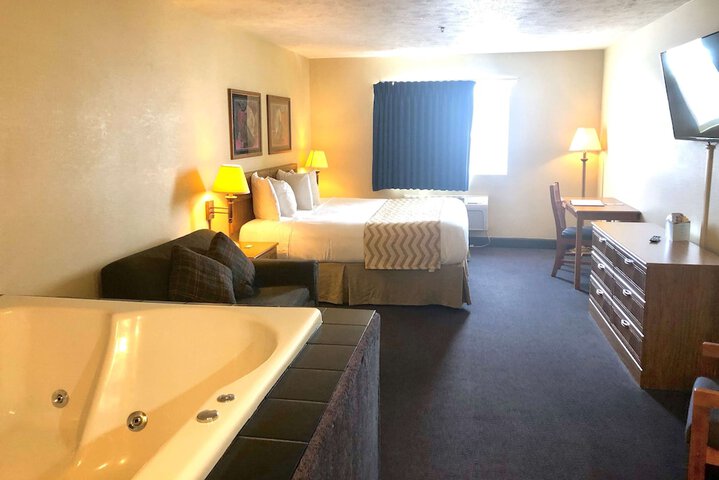 Room 3 of 9