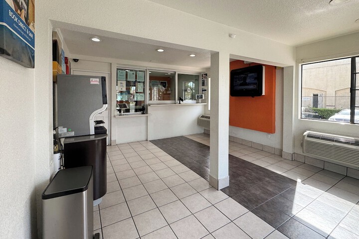 Studio 6 Suites – Bellflower Ca - Los Angeles