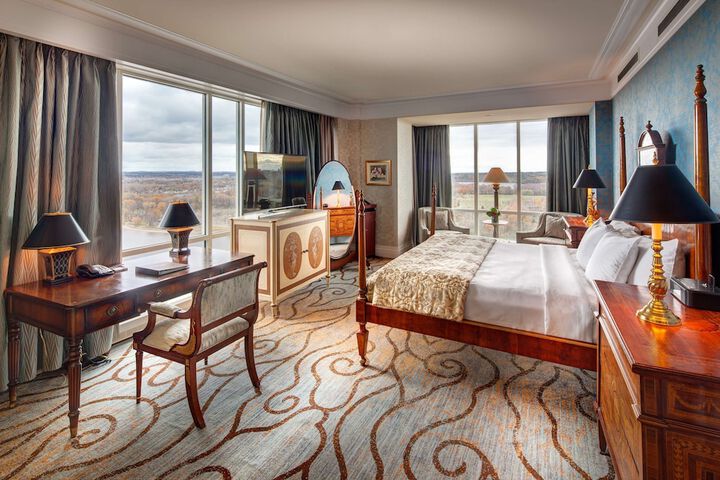 Room 28 of 165