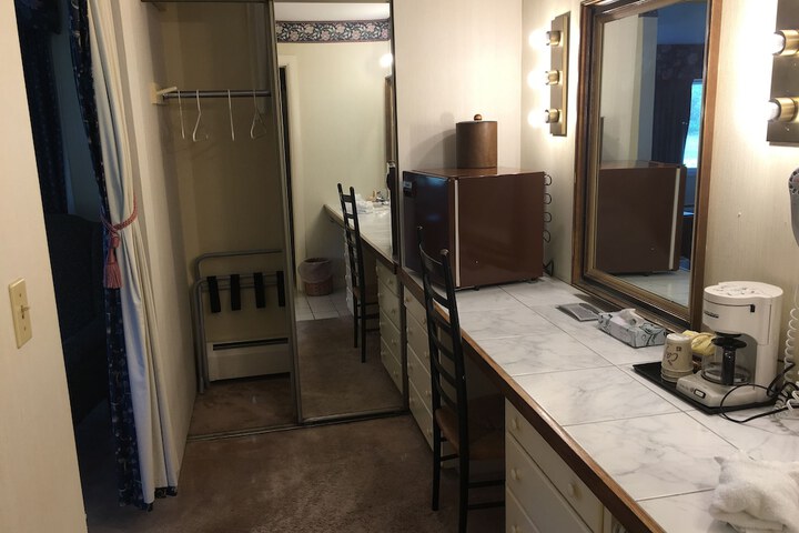 Room 63 of 81