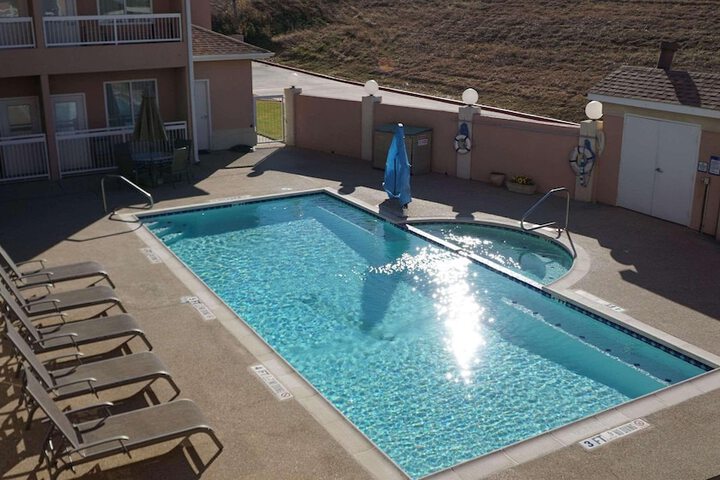 Pool 7 of 34