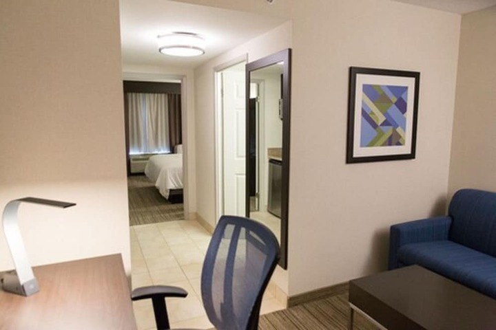 Holiday Inn Express & Suites Brampton by IHG
