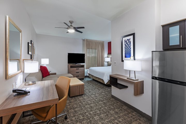 Staybridge Suites IAH Airport East by IHG